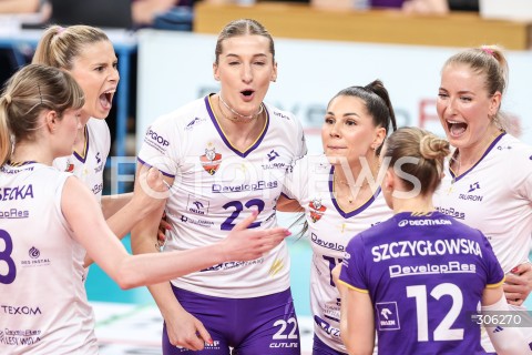  15.04.2026 RZESZOW <br />SIATKOWKA <br />TAURONLIGA LIGA SIATKOWKI KOBIET LSK 2025/2026 <br />FINAL - MECZ NR 1<br />POLISH WOMEN VOLLEYBALL LEAGUE <br />MECZ KS DEVELOPRES RZESZOW - PGE BUDOWLANI LODZ<br />N/Z OLIWIA SIERADZKA KARINA CHMIELEWSKA MARRIT JASPER LAURA HEYRMAN RADOSC EMOCJE <br /> 