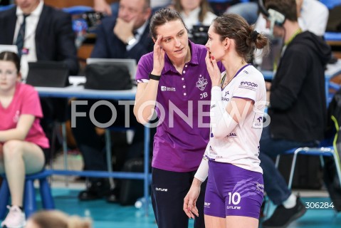  15.04.2026 RZESZOW <br />SIATKOWKA <br />TAURONLIGA LIGA SIATKOWKI KOBIET LSK 2025/2026 <br />FINAL - MECZ NR 1<br />POLISH WOMEN VOLLEYBALL LEAGUE <br />MECZ KS DEVELOPRES RZESZOW - PGE BUDOWLANI LODZ<br />N/Z JELENA BLAGOJEVIC - I TRENER ( HEAD COACH ) KATARZYNA WENERSKA <br /> 