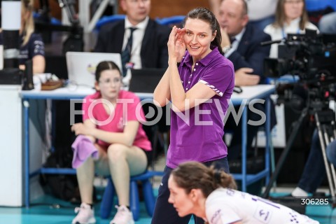  15.04.2026 RZESZOW <br />SIATKOWKA <br />TAURONLIGA LIGA SIATKOWKI KOBIET LSK 2025/2026 <br />FINAL - MECZ NR 1<br />POLISH WOMEN VOLLEYBALL LEAGUE <br />MECZ KS DEVELOPRES RZESZOW - PGE BUDOWLANI LODZ<br />N/Z JELENA BLAGOJEVIC - I TRENER ( HEAD COACH ) <br /> 