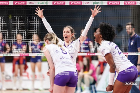  15.04.2026 RZESZOW <br />SIATKOWKA <br />TAURONLIGA LIGA SIATKOWKI KOBIET LSK 2025/2026 <br />FINAL - MECZ NR 1<br />POLISH WOMEN VOLLEYBALL LEAGUE <br />MECZ KS DEVELOPRES RZESZOW - PGE BUDOWLANI LODZ<br />N/Z KATARZYNA WENERSKA TAYLOR BANNISTER RADOSC EMOCJE <br /> 