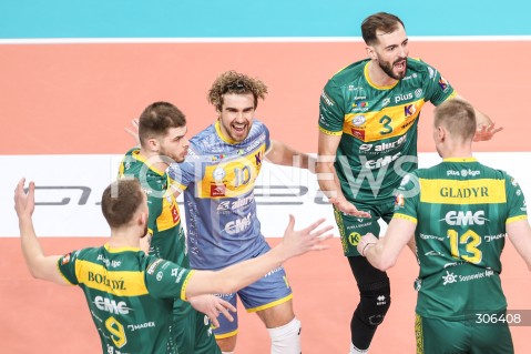  18.04.2026 RZESZOW<br />SIATKOWKA MEZCZYZN<br />PLUSLIGA SEZON 2025/2026<br />POLFINAL - 2. MECZ ( SEMIFINAL ) <br />PLUS LIGA POLISH MEN VOLLEYBALL LEAGUE<br />MECZ ASSECO RESOVIA RZESZOW  - ALURON CMC WARTA ZAWIERCIE <br />N/Z JAKUB POPIWCZAK AARON RUSSELL BARTOSZ KWOLEK RADOSC EMOCJE <br /> 