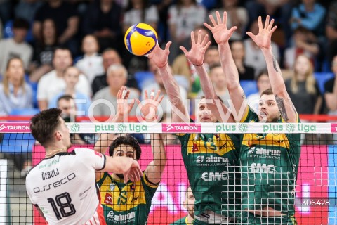  18.04.2026 RZESZOW<br />SIATKOWKA MEZCZYZN<br />PLUSLIGA SEZON 2025/2026<br />POLFINAL - 2. MECZ ( SEMIFINAL ) <br />PLUS LIGA POLISH MEN VOLLEYBALL LEAGUE<br />MECZ ASSECO RESOVIA RZESZOW  - ALURON CMC WARTA ZAWIERCIE <br />N/Z MIGUEL TAVARES RODRIGUES JURIJ GLADYR BARTOSZ KWOLEK BLOK <br /> 