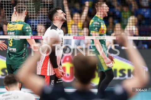  18.04.2026 RZESZOW<br />SIATKOWKA MEZCZYZN<br />PLUSLIGA SEZON 2025/2026<br />POLFINAL - 2. MECZ ( SEMIFINAL ) <br />PLUS LIGA POLISH MEN VOLLEYBALL LEAGUE<br />MECZ ASSECO RESOVIA RZESZOW  - ALURON CMC WARTA ZAWIERCIE <br />N/Z MARCIN JANUSZ ZLOSC EMOCJE SMUTEK PORAZKA PRZEGRANA <br /> 