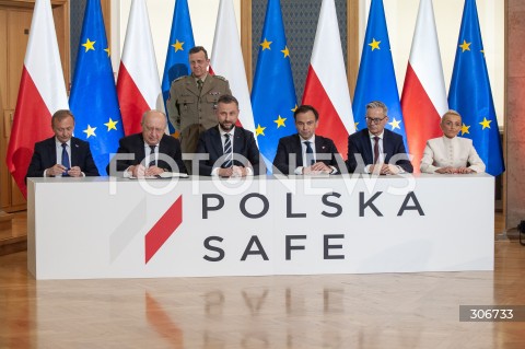  08.05.2026 WARSZAWA<br />UROCZYSTOSC PODPISANIA UMOWY W SPRAWIE SAFE<br />N/Z PIOTR SERAFIN ANDRIUS KUBILIUS WLADYSLAW KOSINIAK KAMYSZ ANDRZEJ DOMANSKI MIROSLAW CZEKAJ <br /> 