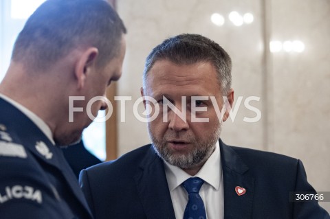  08.05.2026 WARSZAWA<br />UROCZYSTOSC PODPISANIA UMOWY W SPRAWIE SAFE<br />N/Z MARCIN KIERWINSKI KOMENDANT GLOWNY POLICJI MAREK BORON POLICJA<br /> 