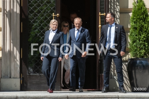  09.06.2026 WARSZAWA<br />KONFERENCJA PRASOWA PREMIERA TUSKA WICEPREMIERA KOSINIAKA KAMYSZA I KANDYDATKI NA PREZYDENTA KRAKOWA<br />N/Z PREMIER DONALD TUSK MONIKA PIATKOWSKA<br /> 