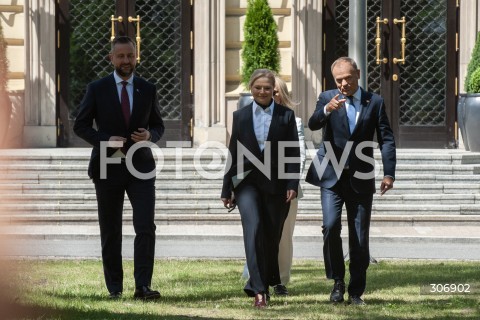  09.06.2026 WARSZAWA<br />KONFERENCJA PRASOWA PREMIERA TUSKA WICEPREMIERA KOSINIAKA KAMYSZA I KANDYDATKI NA PREZYDENTA KRAKOWA<br />N/Z PREMIER DONALD TUSK MONIKA PIATKOWSKA WLADYSLAW KOSINIAK KAMYSZ<br /> 