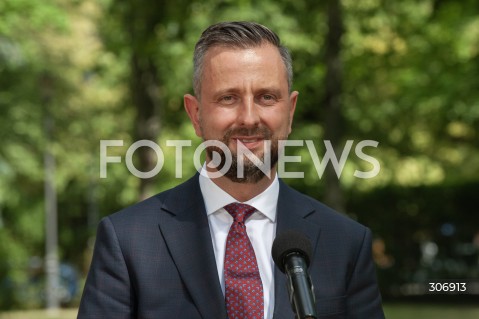  09.06.2026 WARSZAWA<br />KONFERENCJA PRASOWA PREMIERA TUSKA WICEPREMIERA KOSINIAKA KAMYSZA I KANDYDATKI NA PREZYDENTA KRAKOWA<br />N/Z WLADYSLAW KOSINIAK KAMYSZ<br /> 