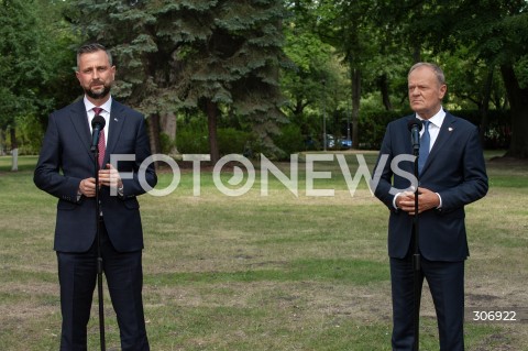  09.06.2026 WARSZAWA<br />KONFERENCJA PRASOWA PREMIERA TUSKA WICEPREMIERA KOSINIAKA KAMYSZA I KANDYDATKI NA PREZYDENTA KRAKOWA<br />N/Z PREMIER DONALD TUSK WLADYSLAW KOSINIAK KAMYSZ<br /> 