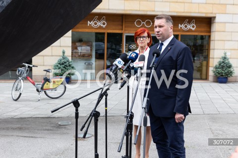  16.06.2026 WARSZAWA<br />KONFERENCJA KANDYDATA NA PREMIERA RP PRZEMYSLAWA CZARNKA I ELZBIETY RAFALSKIEJ W WARSZAWIE<br />N/Z PRZEMYSLAW CZARNEK ELZBIETA RAFALSKA<br />FOT. ANTONI BYSZEWSKI/FOTONEWS 