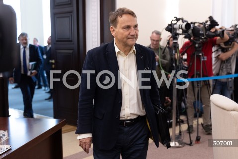  16.06.2026 WARSZAWA<br />POSIEDZENIE RZADU W WARSZAWIE<br />N/Z RADOSLAW SIKORSKI<br />FOT. ANTONI BYSZEWSKI/FOTONEWS 