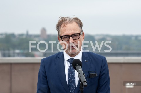  13.07.2026 WARSZAWA<br />KONFERENCJA NA TEMAT CENTRUM EUROPEJSKIEJ AGENCJI KOSMICZNEJ<br />N/Z JOSEF ASCHBACHER<br /> 