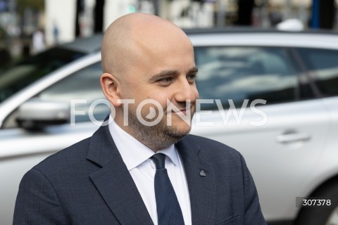  28.07.2026 WARSZAWA<br />DANIEL OBAJTEK PRZED PROKURATURA OKREGOWA<br />PROTEST SRODOWISK PRAWA  I SPRAWIEDLIWOSCI<br />N/Z DARIUSZ MATECKI<br />FOT. MARCIN BANASZKIEWICZ/FOTONEWS  
