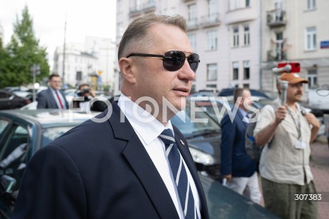  28.07.2026 WARSZAWA<br />DANIEL OBAJTEK PRZED PROKURATURA OKREGOWA<br />PROTEST SRODOWISK PRAWA  I SPRAWIEDLIWOSCI<br />N/Z PRZEMYSLAW CZARNEK<br />FOT. MARCIN BANASZKIEWICZ/FOTONEWS  