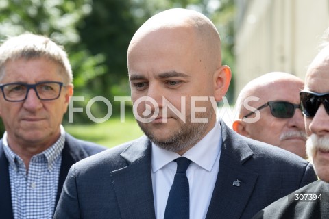  28.07.2026 WARSZAWA<br />DANIEL OBAJTEK PRZED PROKURATURA OKREGOWA<br />PROTEST SRODOWISK PRAWA  I SPRAWIEDLIWOSCI<br />N/Z DARIUSZ MATECKI<br />FOT. MARCIN BANASZKIEWICZ/FOTONEWS  