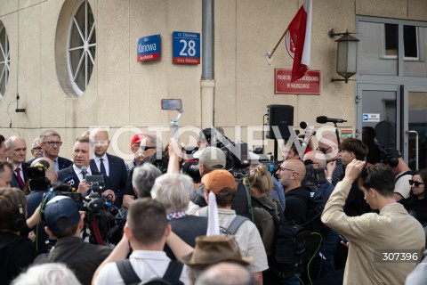  28.07.2026 WARSZAWA<br />DANIEL OBAJTEK PRZED PROKURATURA OKREGOWA<br />PROTEST SRODOWISK PRAWA  I SPRAWIEDLIWOSCI<br />N/Z PRZEMYSLAW CZARNEK<br />FOT. MARCIN BANASZKIEWICZ/FOTONEWS  