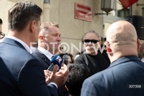  28.07.2026 WARSZAWA<br />DANIEL OBAJTEK PRZED PROKURATURA OKREGOWA<br />PROTEST SRODOWISK PRAWA  I SPRAWIEDLIWOSCI<br />N/Z PRZEMYSLAW CZARNEK ADAM BOROWSKI<br />FOT. MARCIN BANASZKIEWICZ/FOTONEWS  