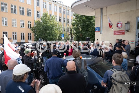  28.07.2026 WARSZAWA<br />DANIEL OBAJTEK PRZED PROKURATURA OKREGOWA<br />PROTEST SRODOWISK PRAWA  I SPRAWIEDLIWOSCI<br />N/Z PRZEMYSLAW CZARNEK PROTEST<br />FOT. MARCIN BANASZKIEWICZ/FOTONEWS  