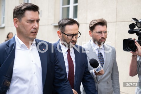  28.07.2026 WARSZAWA<br />DANIEL OBAJTEK PRZED PROKURATURA OKREGOWA<br />PROTEST SRODOWISK PRAWA  I SPRAWIEDLIWOSCI<br />N/Z DANIEL OBAJTEK<br />FOT. MARCIN BANASZKIEWICZ/FOTONEWS  