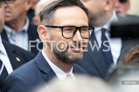  28.07.2026 WARSZAWA<br />DANIEL OBAJTEK PRZED PROKURATURA OKREGOWA<br />PROTEST SRODOWISK PRAWA  I SPRAWIEDLIWOSCI<br />N/Z DANIEL OBAJTEK<br />FOT. MARCIN BANASZKIEWICZ/FOTONEWS  