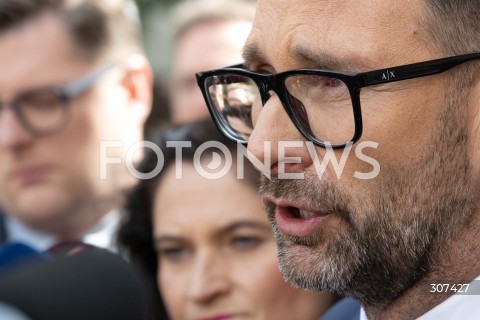  28.07.2026 WARSZAWA<br />DANIEL OBAJTEK PRZED PROKURATURA OKREGOWA<br />PROTEST SRODOWISK PRAWA  I SPRAWIEDLIWOSCI<br />N/Z DANIEL OBAJTEK<br />FOT. MARCIN BANASZKIEWICZ/FOTONEWS  