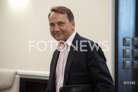  04.08.2026 WARSZAWA<br />POSIEDZENIE RADY MINISTROW<br />N/Z RADOSLAW SIKORSKI<br /> 