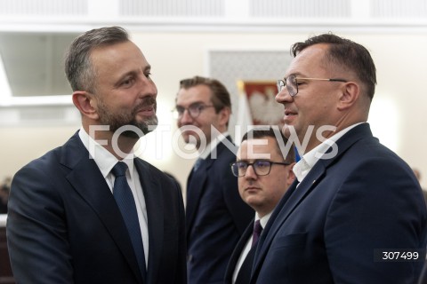  04.08.2026 WARSZAWA<br />POSIEDZENIE RADY MINISTROW<br />N/Z WLADYSLAW KOSINIAK KAMYSZ JAN SZYSZKO STEFAN KRAJEWSKI MILOSZ MOTYKA<br /> 