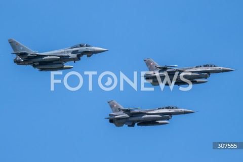  15.08.2026 WARSZAWA<br />SWIETO WOJSKA POLSKIEGO<br />DEFILADA POWIETRZNA<br />POLSKA SAFE<br />N/Z SAMOLOT SAMOLOTY F16 F-16 FIGHTING FALCON JASTRZAB <br />FOT. MARCIN BANASZKIEWICZ/FOTONEWS  