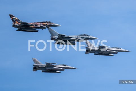  15.08.2026 WARSZAWA<br />SWIETO WOJSKA POLSKIEGO<br />DEFILADA POWIETRZNA<br />POLSKA SAFE<br />N/Z SAMOLOT SAMOLOTY F-16 F16 JASTRZAB FIGHTING FALCON EUROFIGHTER EF-2000 TYPHOON<br />FOT. MARCIN BANASZKIEWICZ/FOTONEWS  