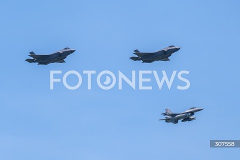  15.08.2026 WARSZAWA<br />SWIETO WOJSKA POLSKIEGO<br />DEFILADA POWIETRZNA<br />POLSKA SAFE<br />N/Z SAMOLOT SAMOLOTY F35 F-35 F-35A HUSARZ F-16 FIGHTING FALCON JASTRZAB <br />FOT. MARCIN BANASZKIEWICZ/FOTONEWS  