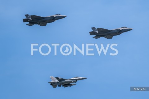  15.08.2026 WARSZAWA<br />SWIETO WOJSKA POLSKIEGO<br />DEFILADA POWIETRZNA<br />POLSKA SAFE<br />N/Z SAMOLOT SAMOLOTY F35 F-35 F-35A HUSARZ F-16 FIGHTING FALCON JASTRZAB <br />FOT. MARCIN BANASZKIEWICZ/FOTONEWS  