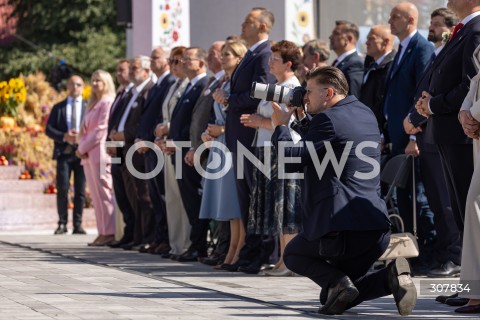  13.09.2026 TRYNCZA <br />DOZYNKI PREZYDENCKIE W TRYNCZY NA PODKARPACIU Z UDZIALEM PARY PREZYDENCKIEJ RP<br />N/Z FOTOGRAF PREZYDENTA MIKOLAJ BUJAK PREZYDENT RP KAROL NAWROCKI <br /> 