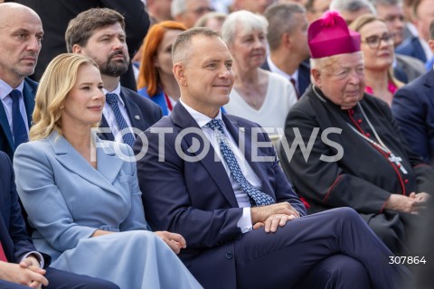  13.09.2026 TRYNCZA <br />DOZYNKI PREZYDENCKIE W TRYNCZY NA PODKARPACIU Z UDZIALEM PARY PREZYDENCKIEJ RP<br />N/Z PREZYDENT RP KAROL NAWROCKI MARTA NAWROCKA BISKUP KAZIMIERZ GORNY <br /> 