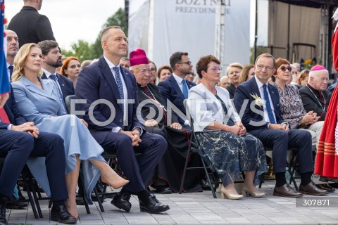  13.09.2026 TRYNCZA <br />DOZYNKI PREZYDENCKIE W TRYNCZY NA PODKARPACIU Z UDZIALEM PARY PREZYDENCKIEJ RP<br />N/Z PREZYDENT RP KAROL NAWROCKI MARTA NAWROCKA BISKUP KAZIMIERZ GORNY <br /> 
