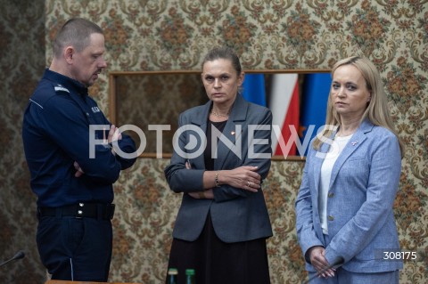  08.10.2026 WARSZAWA<br />NARADA NA TEMAT BEZPIECZENSTWA<br />N/Z GENERAL MAREK BORON BARBARA NOWACKA JOLANTA SOBIERANSKA GRENDA<br /> 