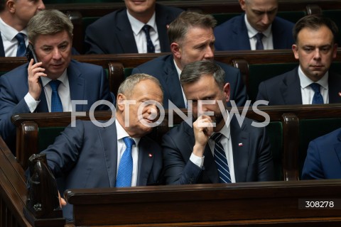  08.10.2026 WARSZAWA<br />POSIEDZENIE SEJMU<br />N/Z PREMIER DONALD TUSK WLADYSLAW KOSINIAK KAMYSZ JAN GRABIEC MARCIN KIERWINSKI ANDRZEJ DOMANSKI<br />FOT. MARCIN BANASZKIEWICZ/FOTONEWS  