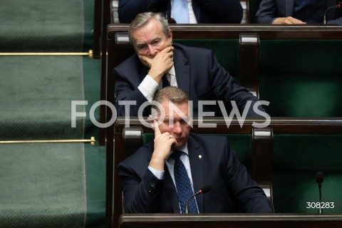  08.10.2026 WARSZAWA<br />POSIEDZENIE SEJMU<br />N/Z PIOTR GLINSKI PRZEMYSLAW CZARNEK<br />FOT. MARCIN BANASZKIEWICZ/FOTONEWS  