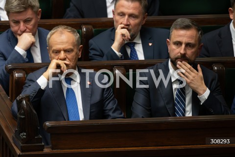  08.10.2026 WARSZAWA<br />POSIEDZENIE SEJMU<br />N/Z PREMIER DONALD TUSK WLADYSLAW KOSINIAK KAMYSZ<br />FOT. MARCIN BANASZKIEWICZ/FOTONEWS  