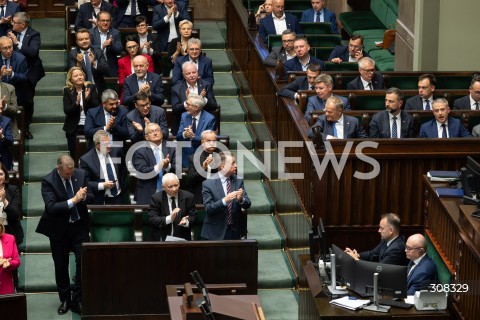  08.10.2026 WARSZAWA<br />POSIEDZENIE SEJMU<br />N/Z JAROSLAW KACZYNSKI DONALD RUSK OKLASKI<br />FOT. MARCIN BANASZKIEWICZ/FOTONEWS  