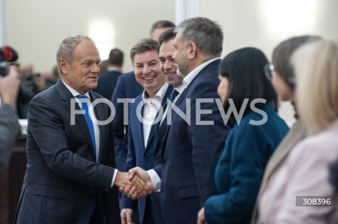 12.10.2026 WARSZAWA<br />POSIEDZENIE RADY MINISTROW<br />N/Z PREMIER DONALD TUSK WALDEMAR ZUREK JAN GRABIEC<br /> 